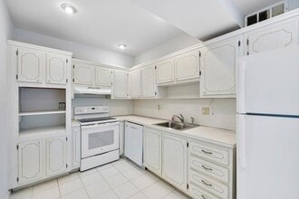 Building Photo - 2851 S Ocean Blvd