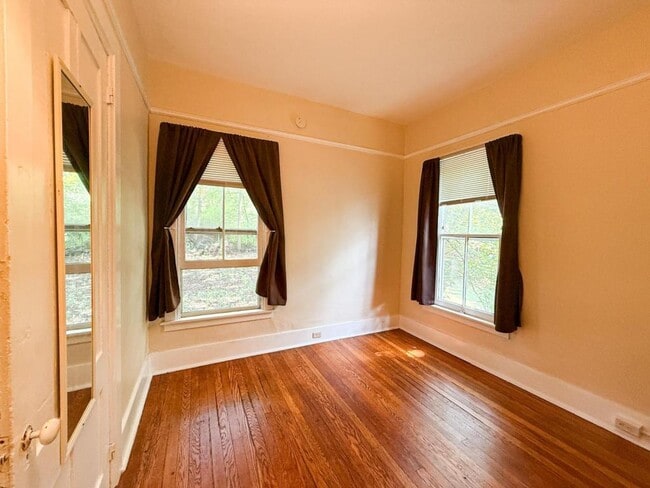 Building Photo - 115 Stewart Ave