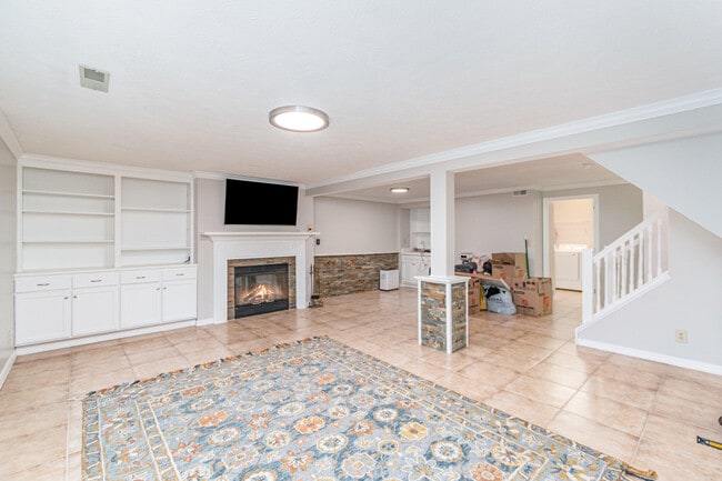 Building Photo - 1632 Shady Cove Ln