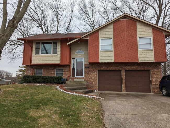 Primary Photo - Updated 3 Bed / 2.5 Bath in Desirable Engl...