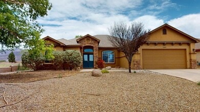 Building Photo - Spacious 4-Bed/3-Bath in Alamogordo, NM