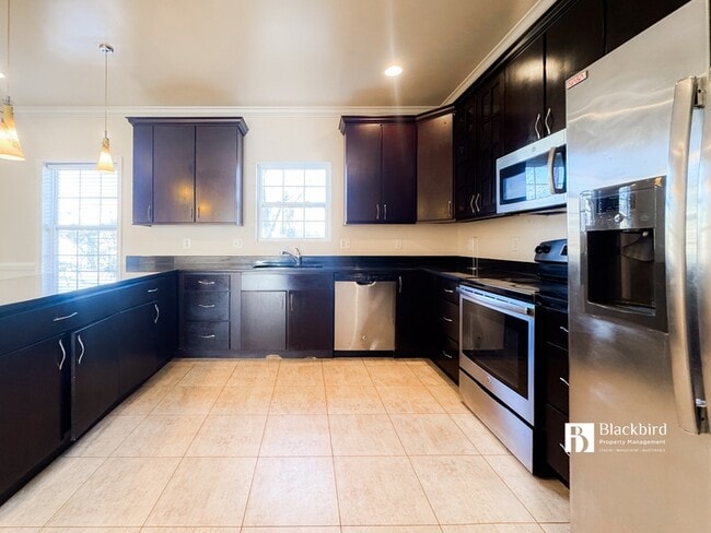 Building Photo - 5030 B St SE