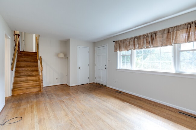 Building Photo - Beautiful Midlothian Rental in Prime Location! ***Available Early-Mid February***