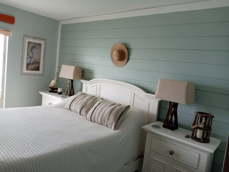 Building Photo - 1516 S Lakeside Dr