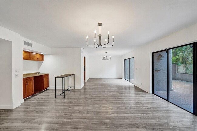 Building Photo - 103 Heatherbrook Way