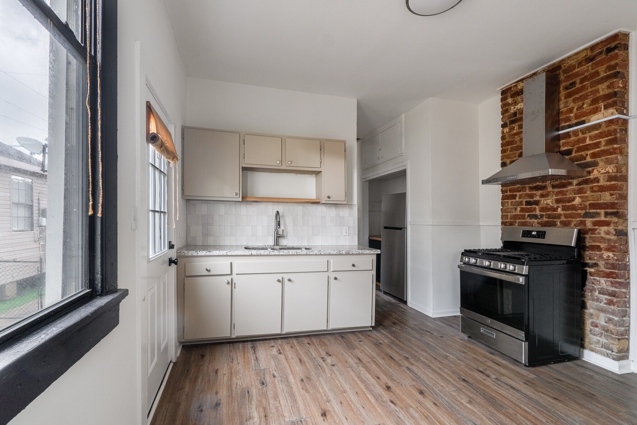 Kitchen - 1732 Allen St
