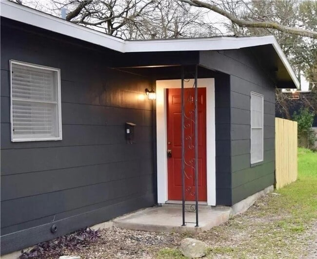 Building Photo - 607 Nelray Blvd