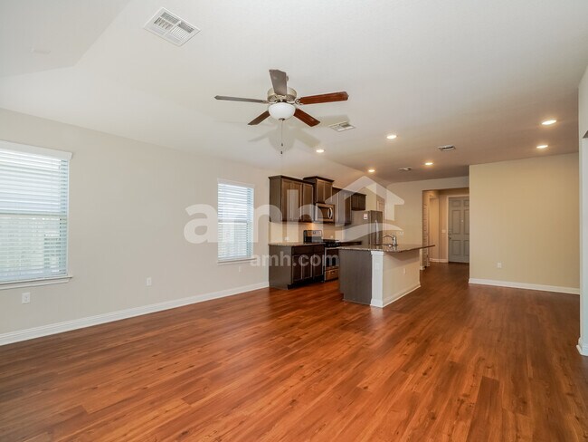 Building Photo - 8105 Cottage Rose Dr