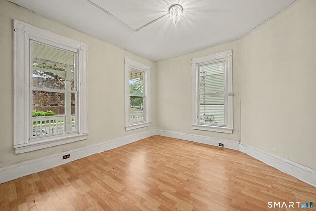Building Photo - 135 Sherwood Ave