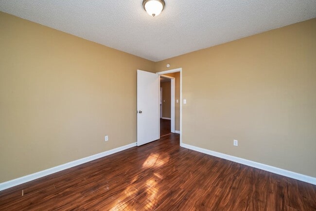 Building Photo - Spacious 4-Bedroom Home in Pleasant Grove ...