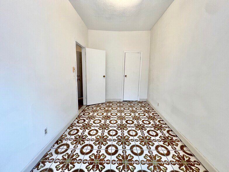 Building Photo - 84 N Margin St