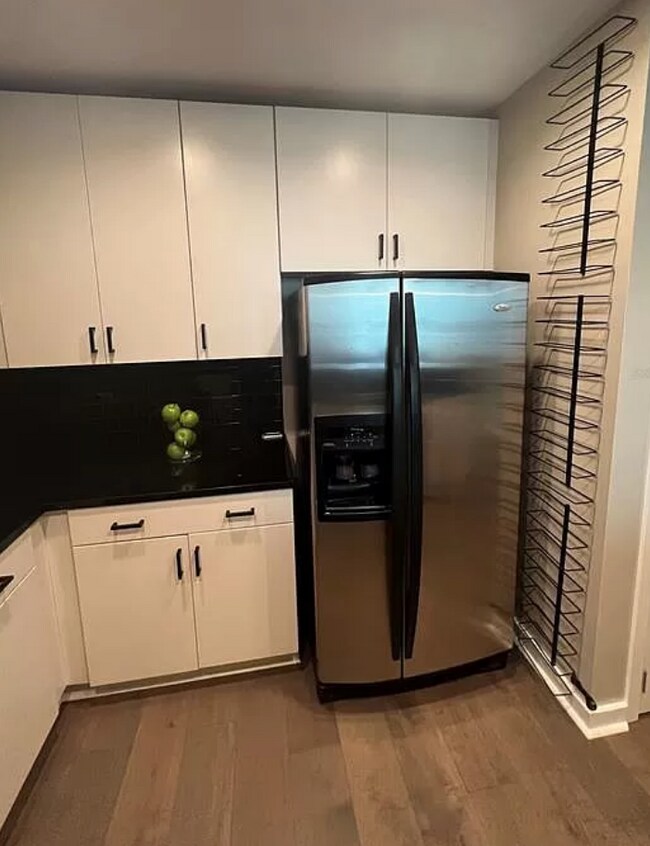 Building Photo - 777 N Ashley Dr