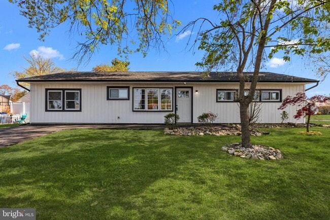 Building Photo - 338 Goldenridge Dr