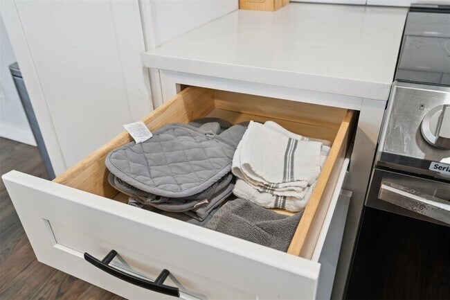 Building Photo - 4104 NW 59th St