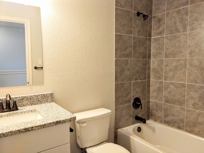 Building Photo - 3BR / 2.5BA Home | Fenced Backyard, Garage & Stainless Appliances!
