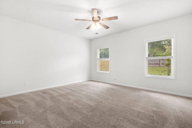 Building Photo - 98 Great Bend Dr