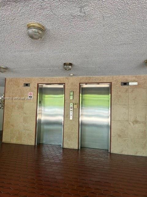 Building Photo - 9682 Fontainebleau Blvd