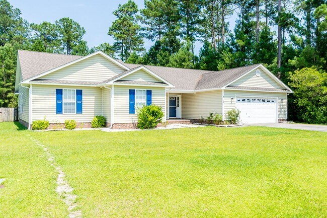 Building Photo - Great home in Hubert