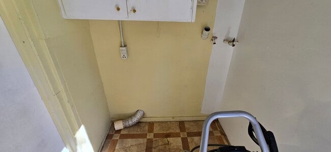 Building Photo - 15871 Little Valley Rd