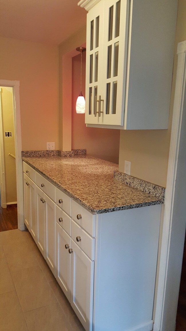 Building Photo - 1931 Northwest Blvd