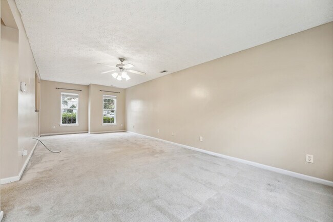 Building Photo - 2005 Rathie Dr