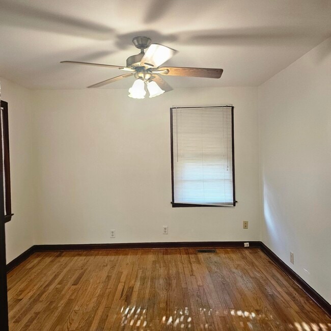 Building Photo - 287 Myrtle St