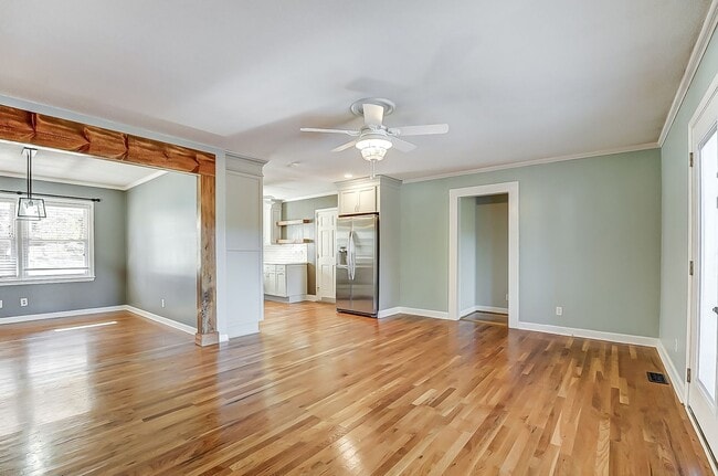 Building Photo - Beautifully Updated 4-Bed, 2.5-Bath Ranch Home in Belmont