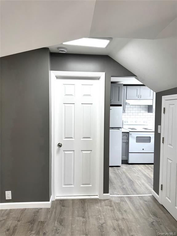 Building Photo - 23 Collegeview Ave