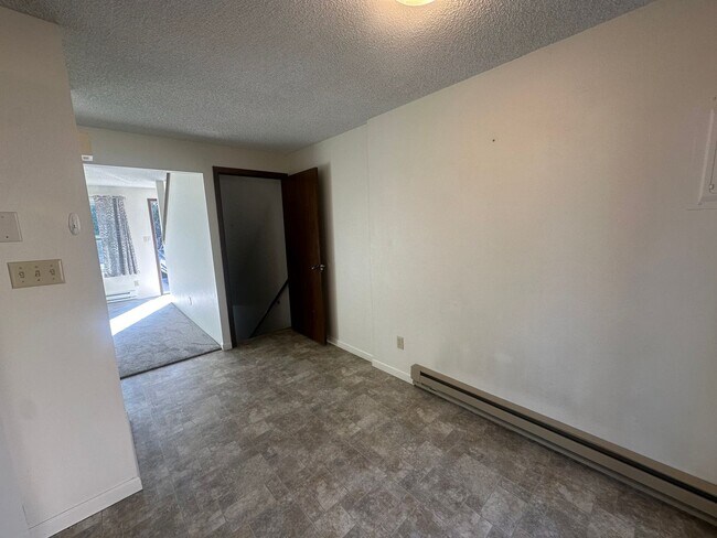 Building Photo - 514 W 42nd St
