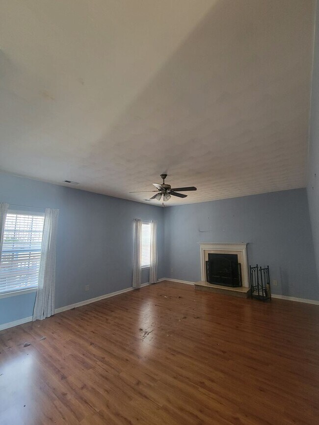 Building Photo - 3719 Bridlepath Ln