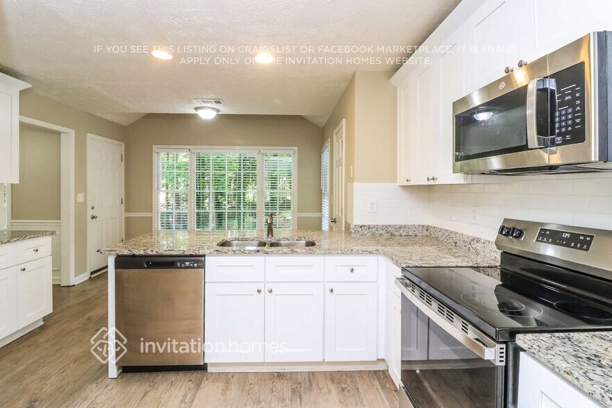 Building Photo - 2849 Meadow Dr