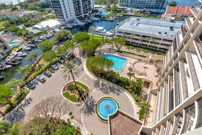 Building Photo - 4740 S Ocean Blvd