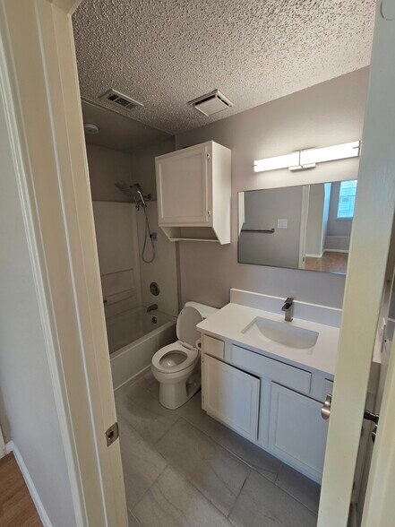 Building Photo - 3701 Cedarplaza Ln