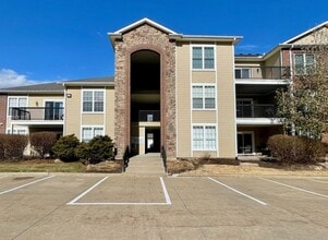 Building Photo - Fully-Furnished 3 Bedroom Condo in Smithton Crossing - Perfect for Traveling Professionals!