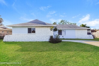 Building Photo - 2000 Burning Tree Dr