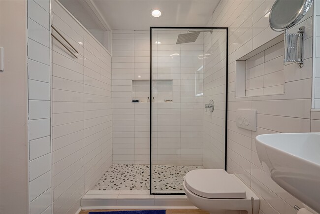 Building Photo - 12042 Mighty Oak Dr