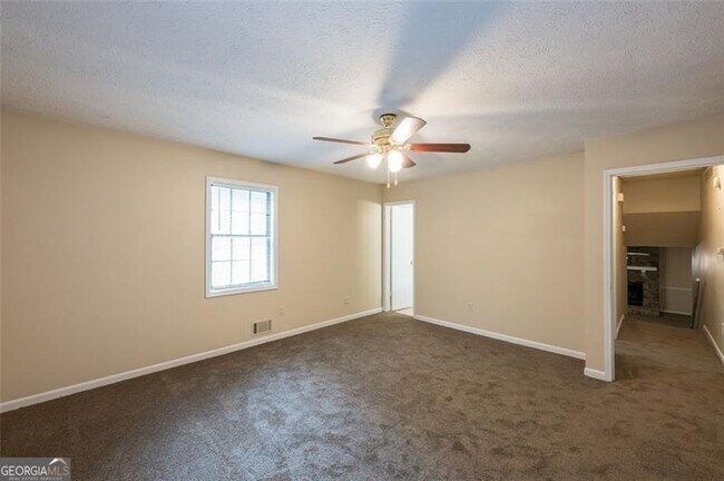Building Photo - 3038 Courtney Dr