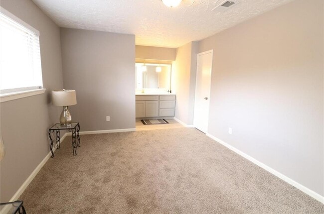 Building Photo - 23019 Good Dale Ln