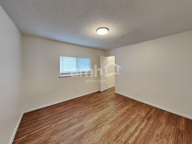 Building Photo - 2407 Canyon Rim