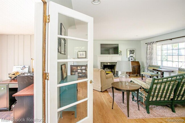 Building Photo - 4163 Amherst Rd