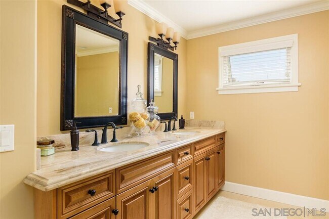 Building Photo - Vacation Home on the Channel Available July 15-Aug 15