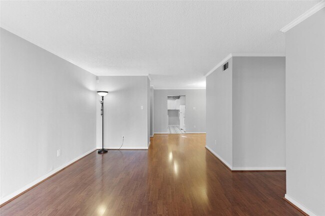 Building Photo - 2800 Jeanetta St