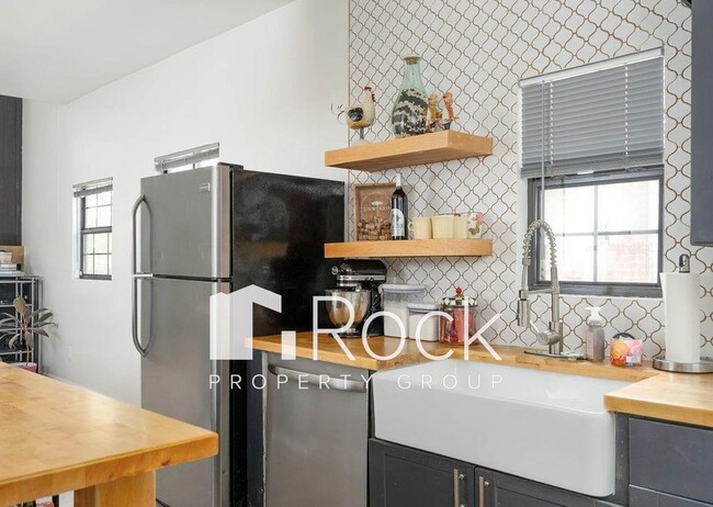 Building Photo - Contemporary 2 Bedroom plus Office/Bonus Room with Loft near Uptown and Plaza Districts   ~One Mo...