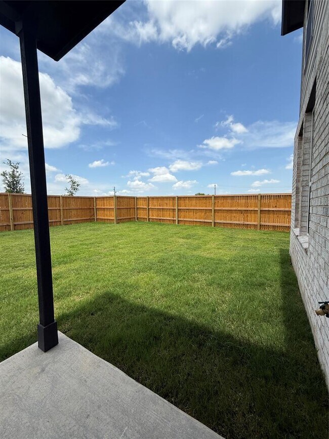 Building Photo - 593 Tailwind Dr