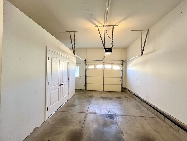 Building Photo - 5930 Obrien Ave