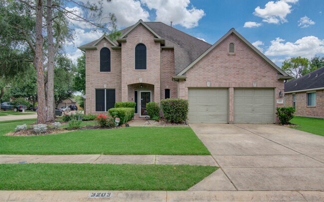 Primary Photo - 3203 Blaesser Dr