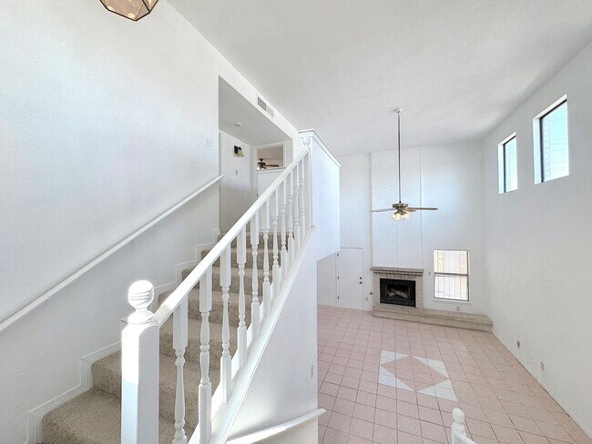 Building Photo - Spacious East El Paso 3bed/2bath!