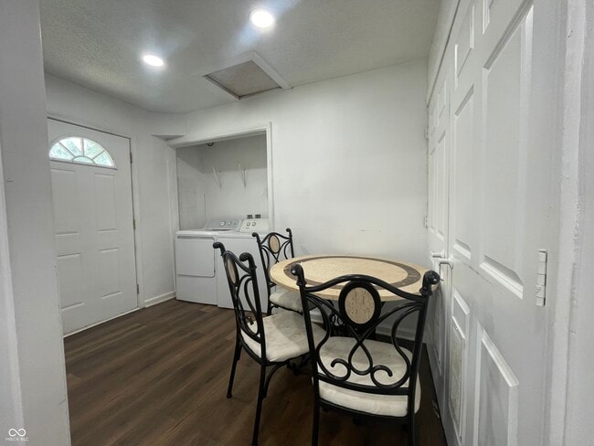 Building Photo - 2908 Hillside Ave