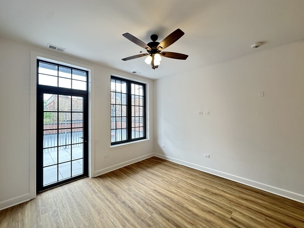 Building Photo - 3160 N Broadway
