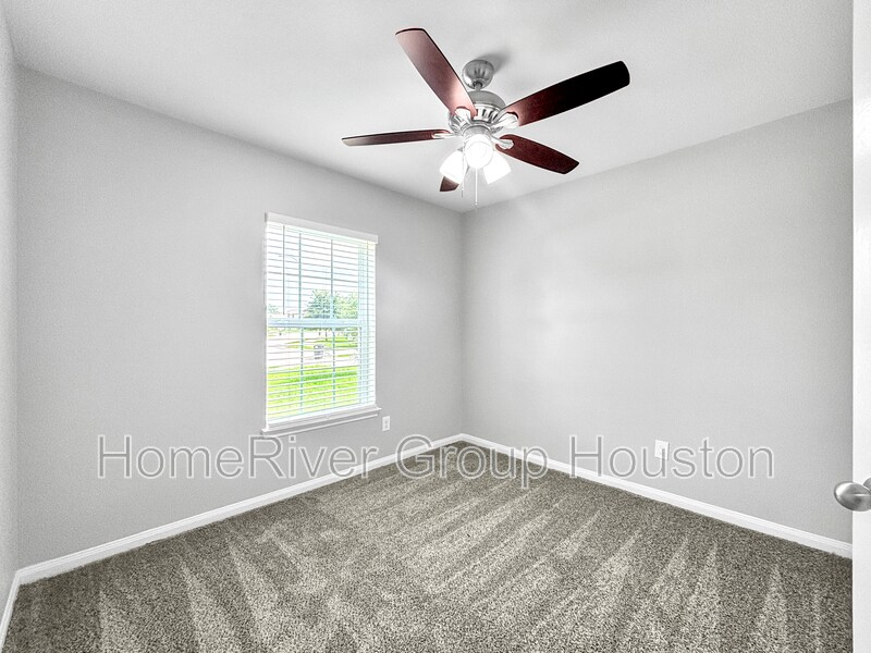 Building Photo - 503 Pedroso Dr